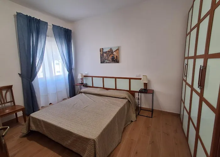 Viola 4* Roma